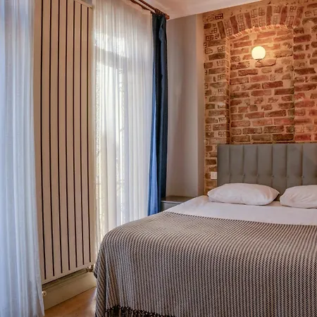 November Hotel-2